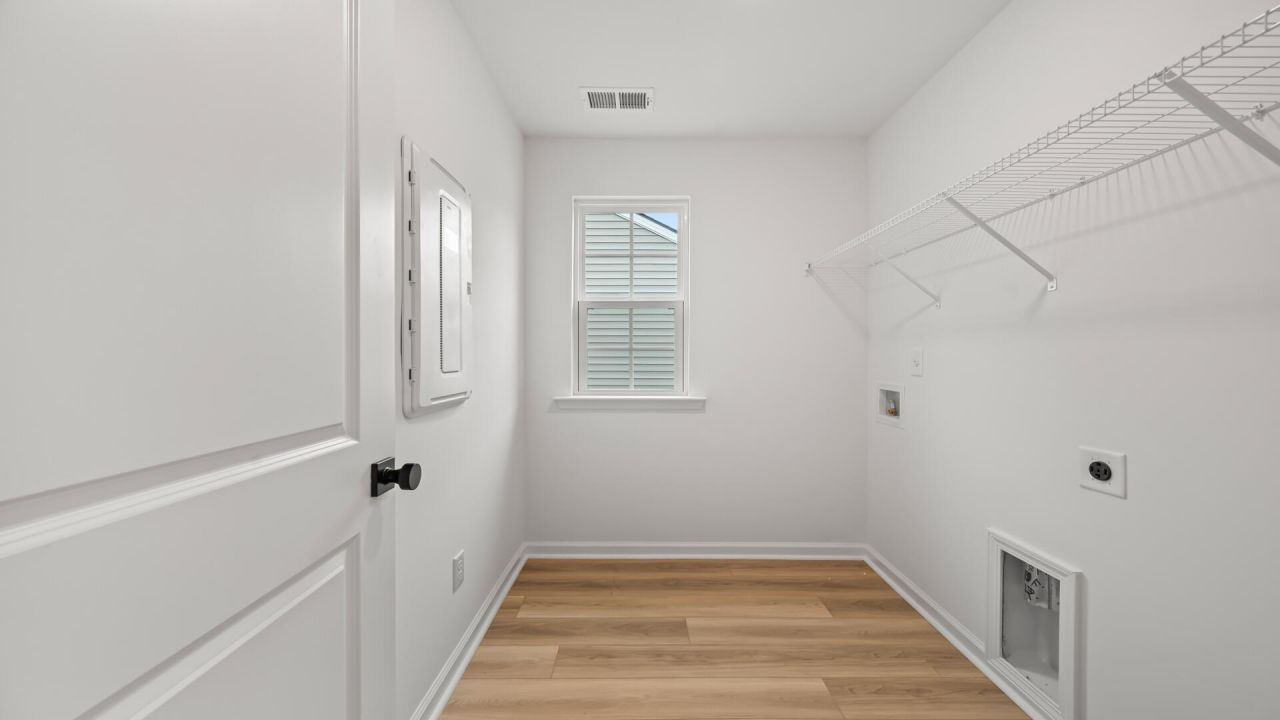 404 Cadbury Loop Photo 29