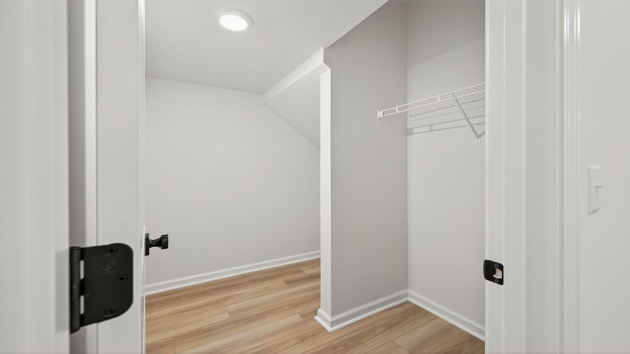 404 Cadbury Loop Photo 6