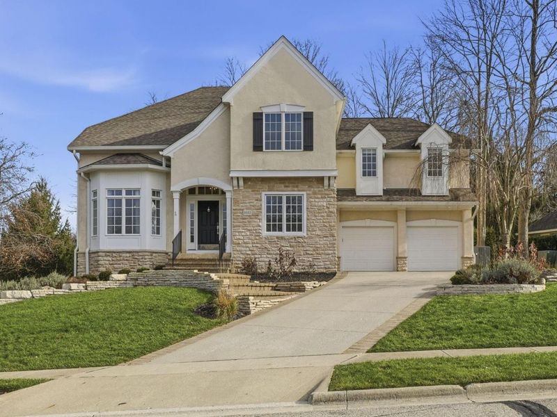 8552 Misty Woods Circle, Powell, OH 43065 Photo 2