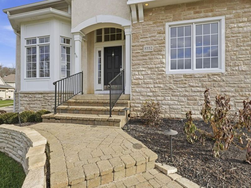 8552 Misty Woods Circle, Powell, OH 43065 Photo 3