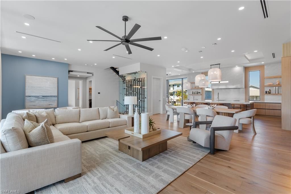 256 Trade Winds Ave, Naples, FL 34108 Photo