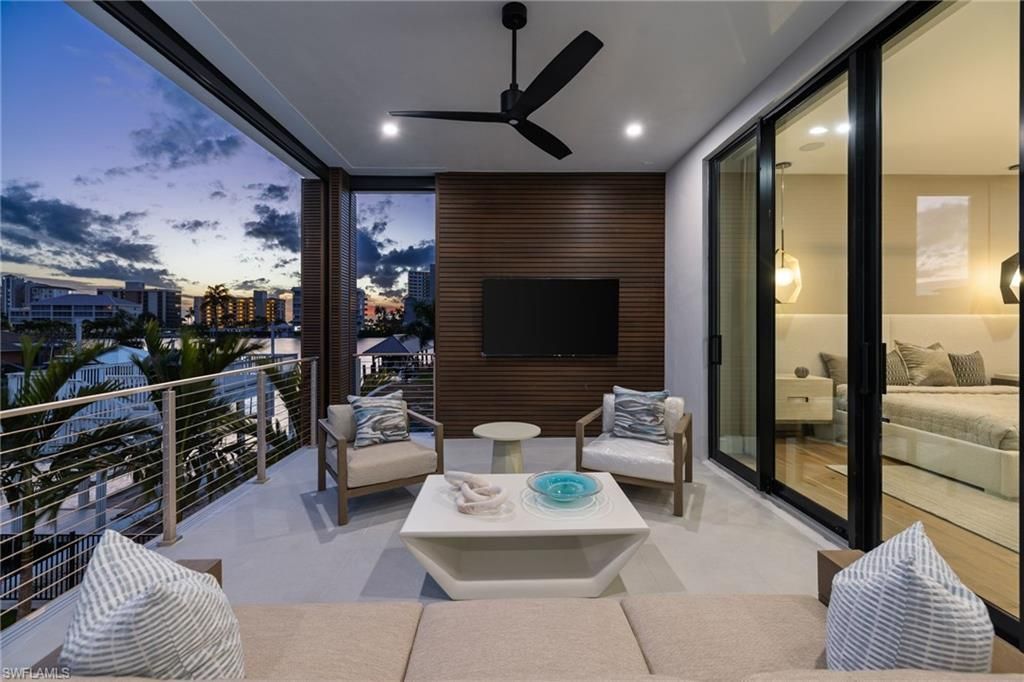 256 Trade Winds Ave, Naples, FL 34108 Photo