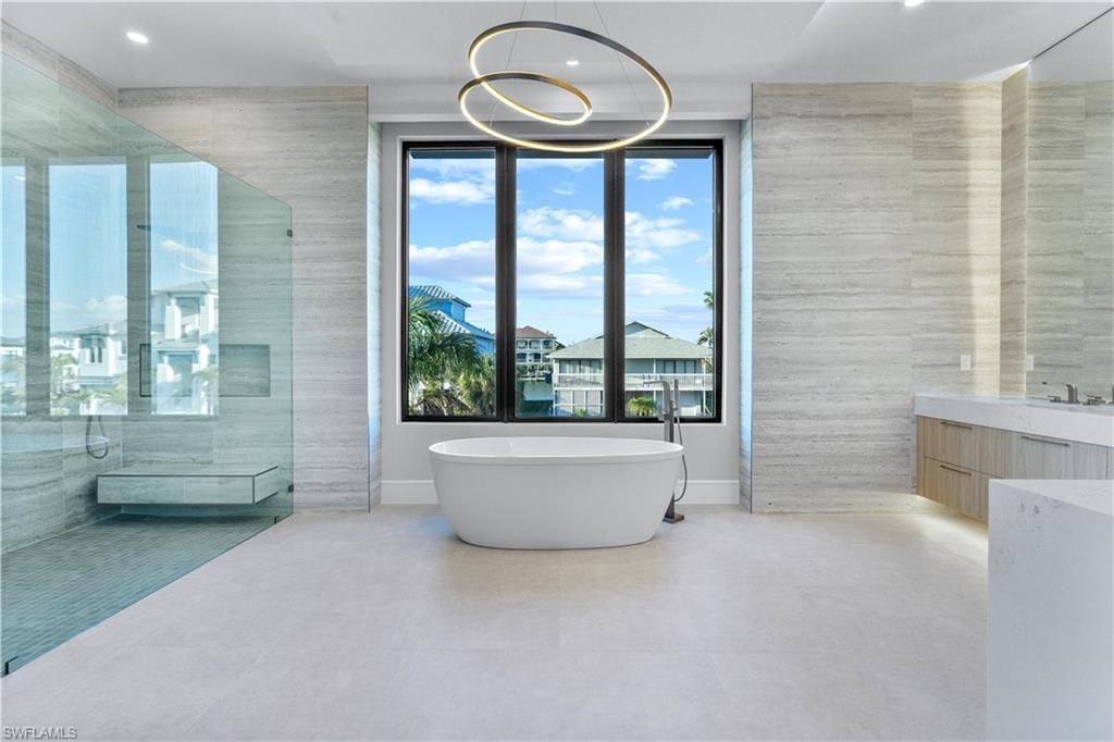 256 Trade Winds Ave, Naples, FL 34108 Photo