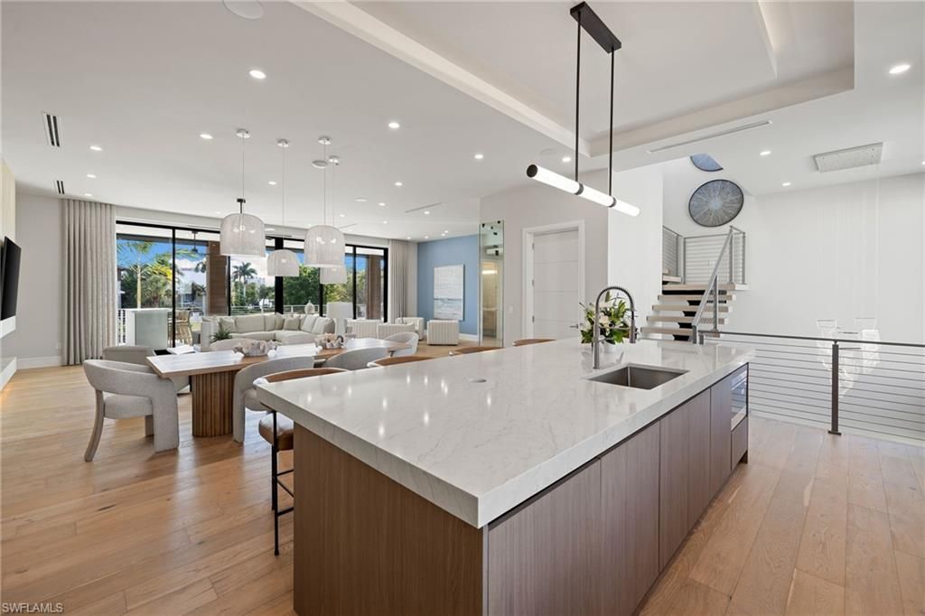 256 Trade Winds Ave, Naples, FL 34108 Photo