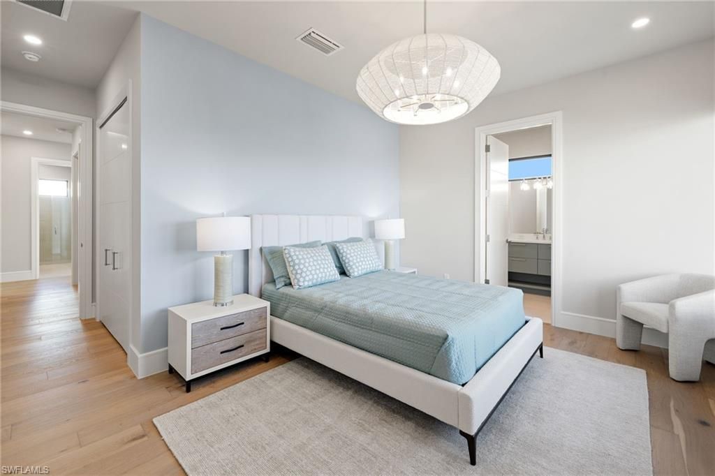 256 Trade Winds Ave, Naples, FL 34108 Photo