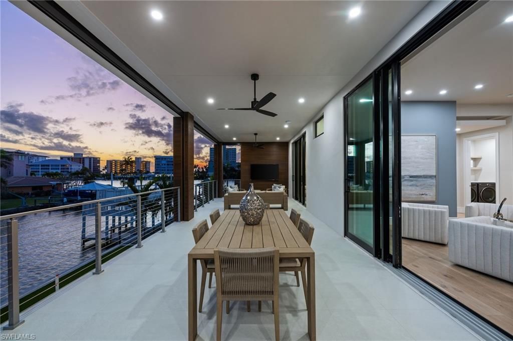 256 Trade Winds Ave, Naples, FL 34108 Photo