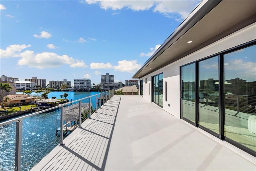256 Trade Winds Ave, Naples, FL 34108 Photo