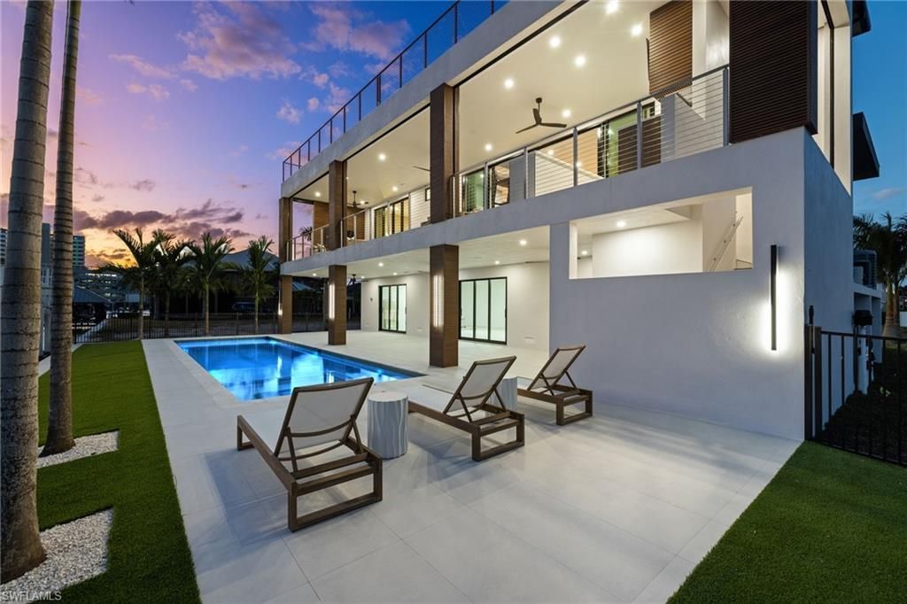 256 Trade Winds Ave, Naples, FL 34108 Photo