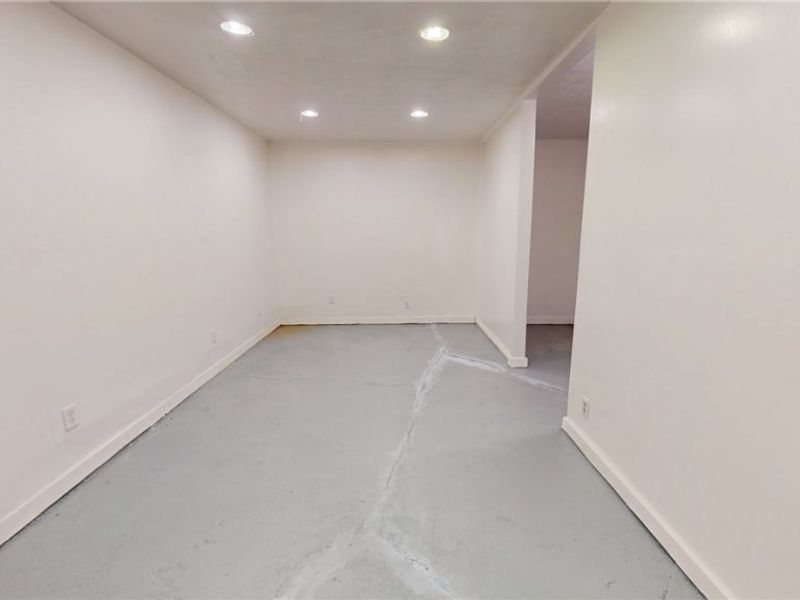 4226 E 164th Street, Cleveland, OH 44128 Photo 25