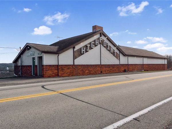 882 HIGHPOINT DRIVE, Coal Center, PA 15423