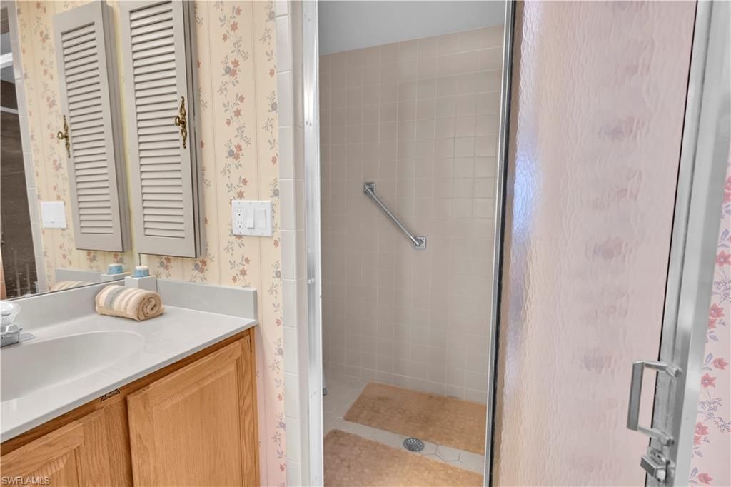 1251 Broadwater Dr, Fort Myers, FL 33919 Photo