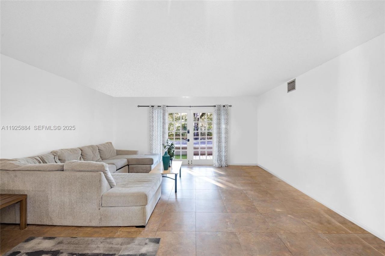 7554 Stirling Rd, Unit 102, Davie, FL 33024 Photo