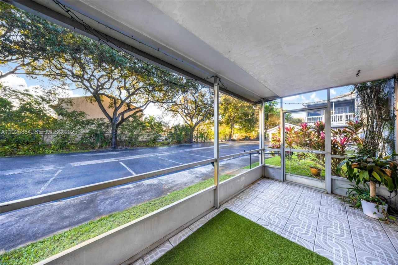 7554 Stirling Rd, Unit 102, Davie, FL 33024 Photo