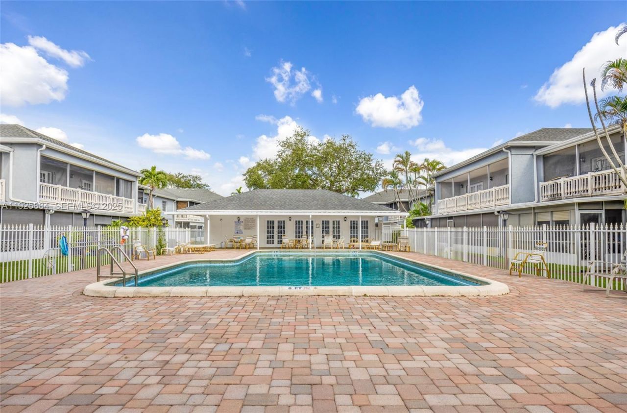 7554 Stirling Rd, Unit 102, Davie, FL 33024 Photo