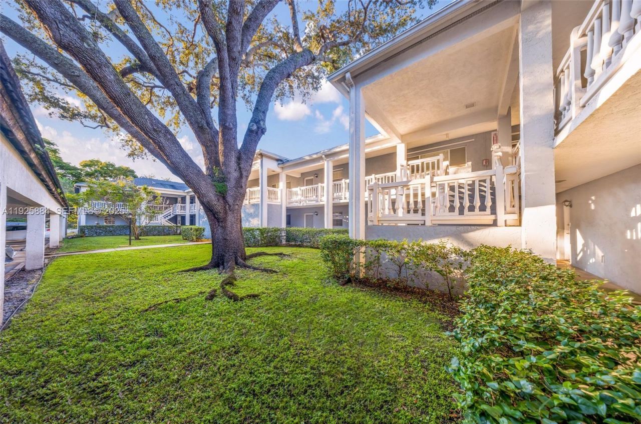 7554 Stirling Rd, Unit 102, Davie, FL 33024 Photo