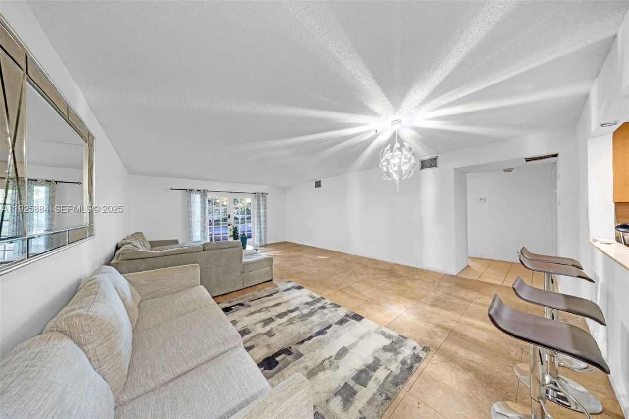 7554 Stirling Rd, Unit 102, Davie, FL 33024 Photo