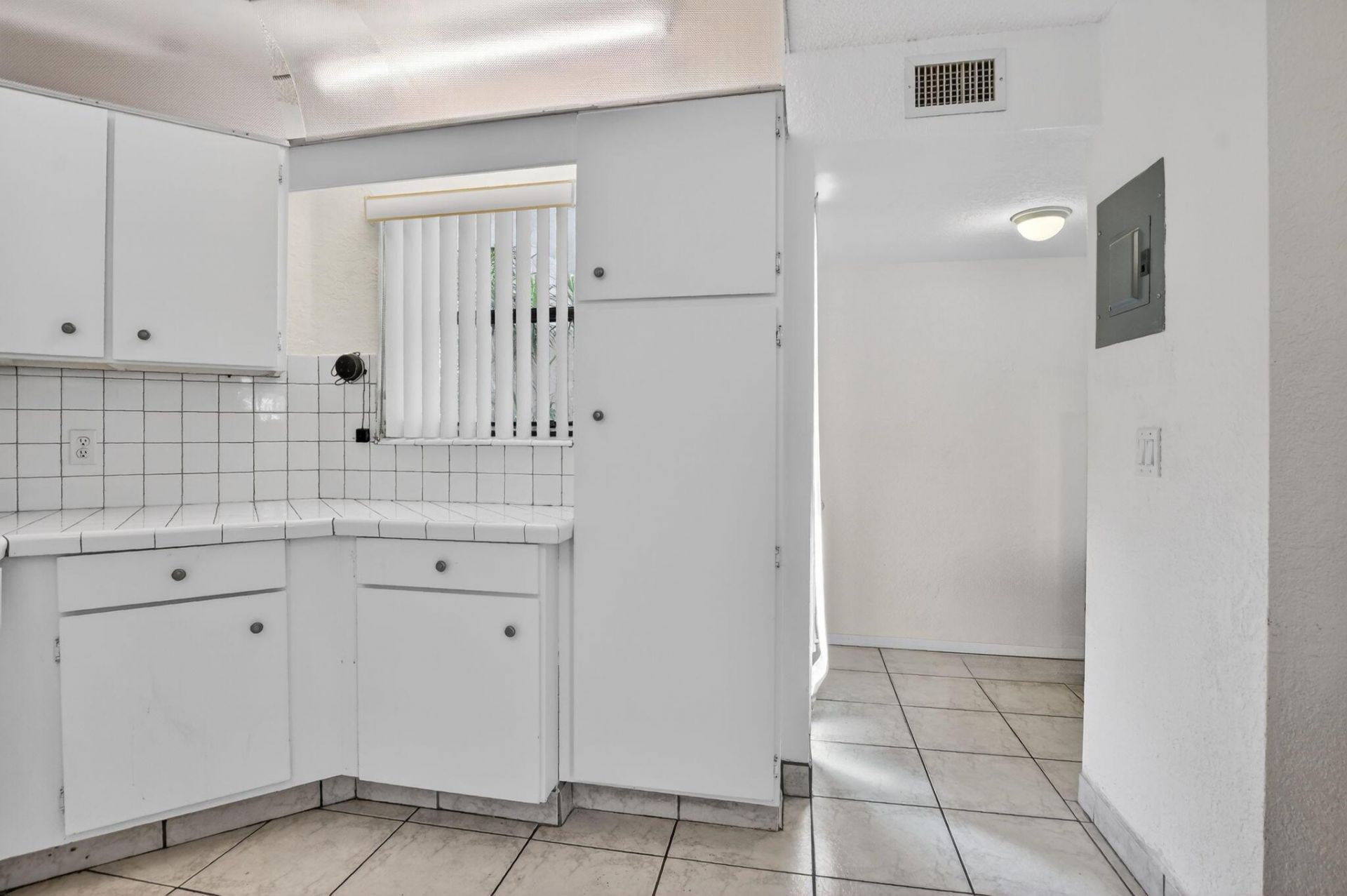 5650 Camino Del Sol, Unit 106, Boca Raton, FL 33433 Photo