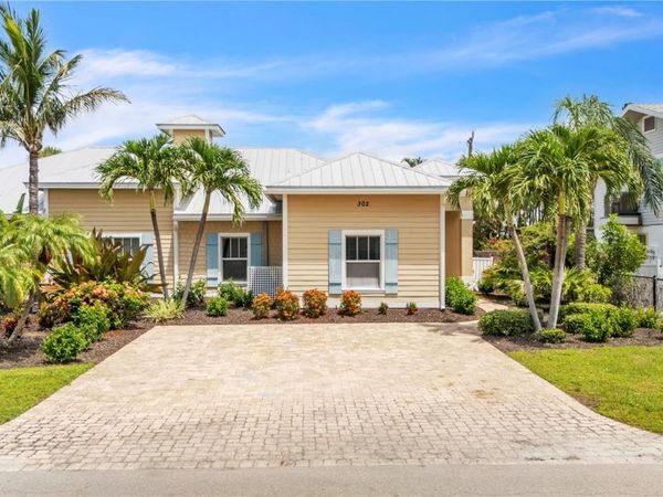 302 67TH STREET, HOLMES BEACH, FL 34217