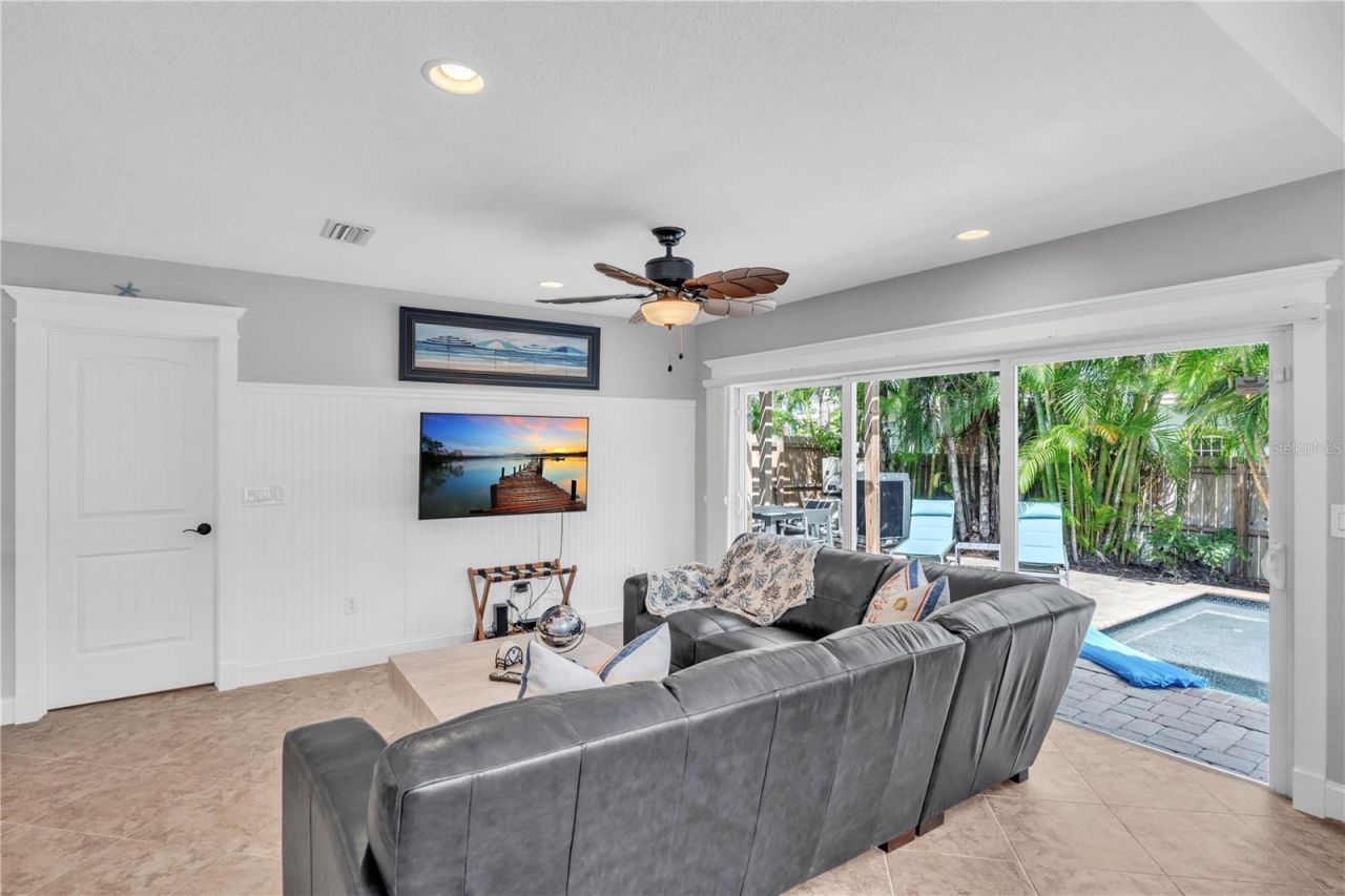 302 67th Street, Holmes Beach, FL 34217 Photo