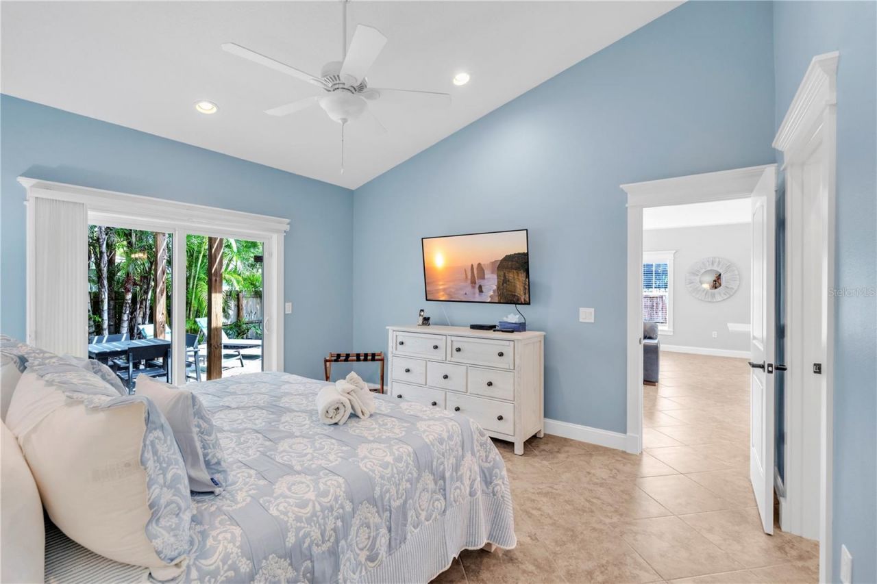 302 67th Street, Holmes Beach, FL 34217 Photo