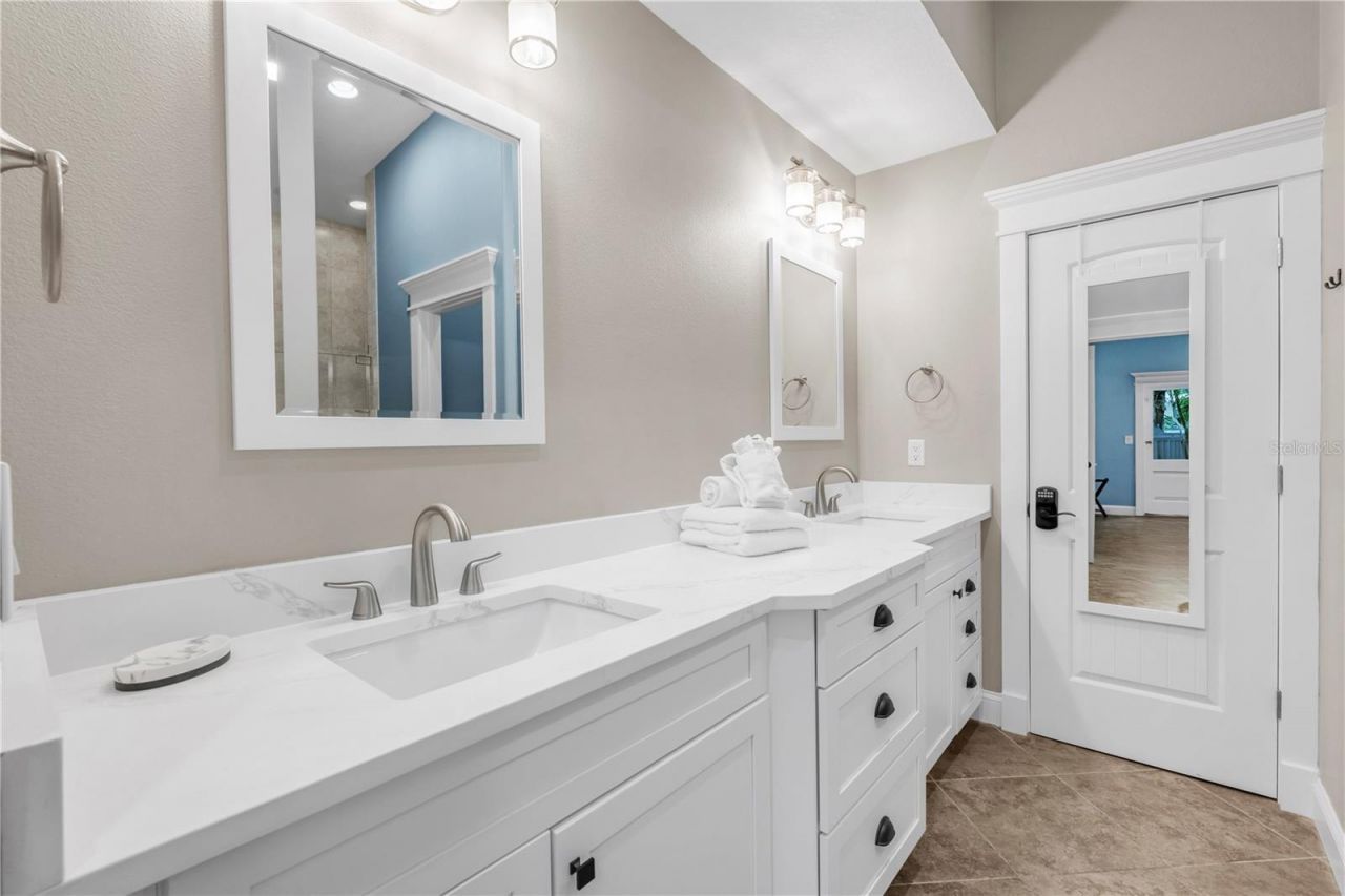 302 67th Street, Holmes Beach, FL 34217 Photo