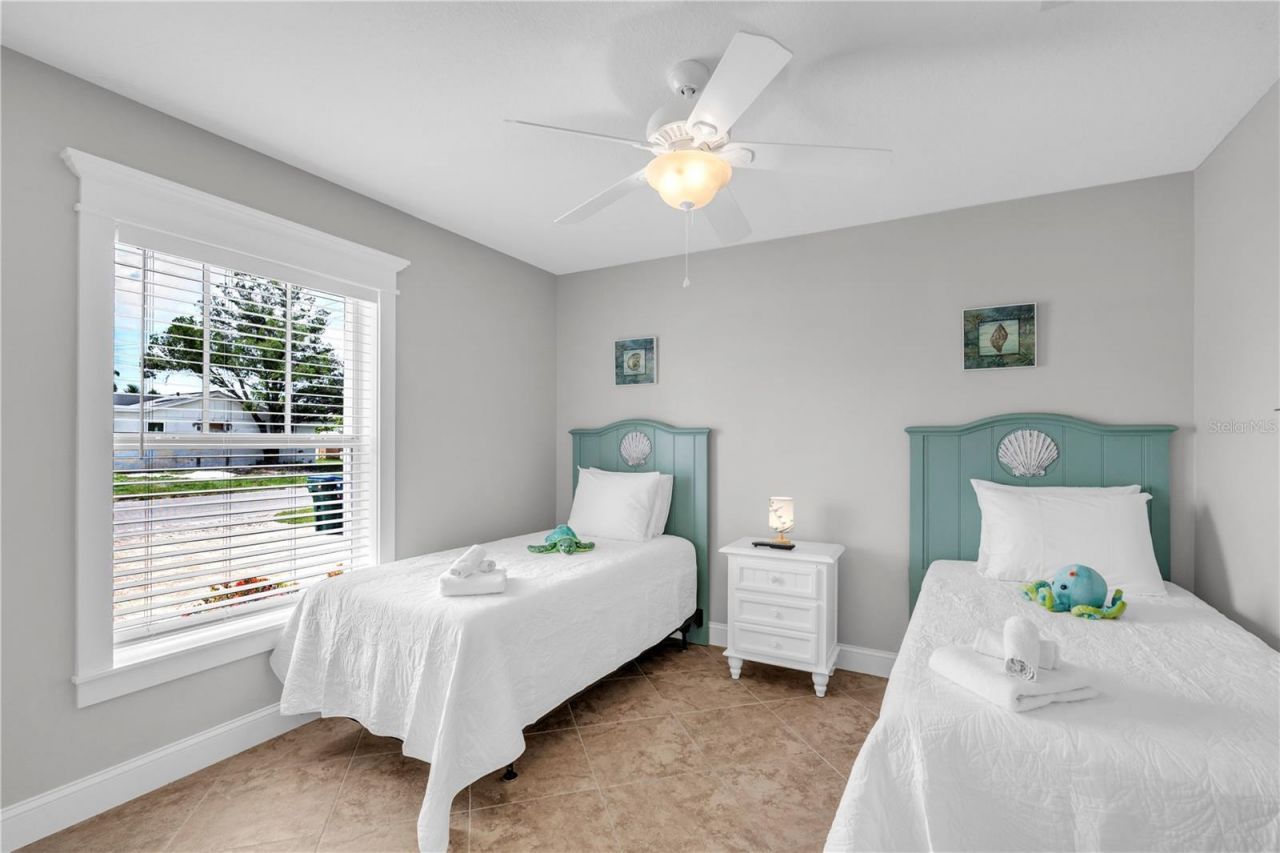 302 67th Street, Holmes Beach, FL 34217 Photo