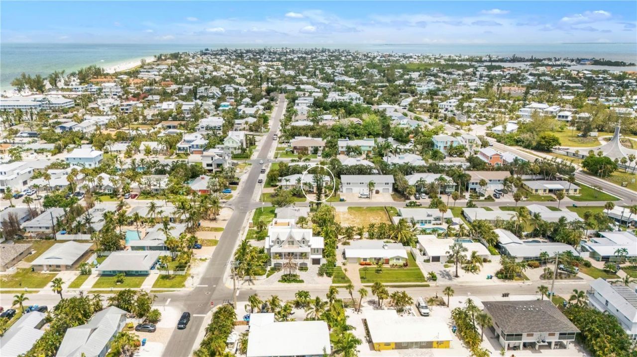 302 67th Street, Holmes Beach, FL 34217 Photo