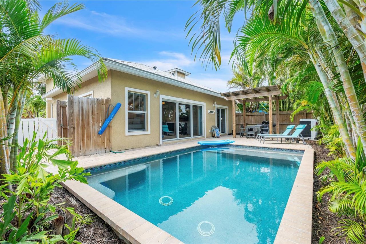 302 67th Street, Holmes Beach, FL 34217 Photo