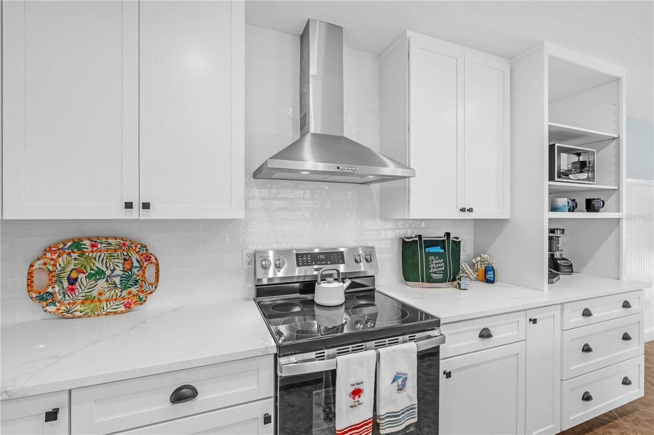 302 67th Street, Holmes Beach, FL 34217 Photo