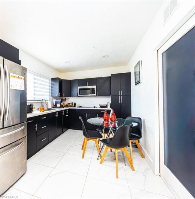 9365 SW 44th St , Miami, FL 33165 Photo