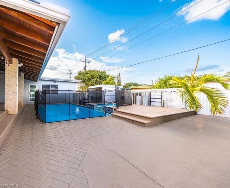 9365 SW 44th St , Miami, FL 33165 Photo