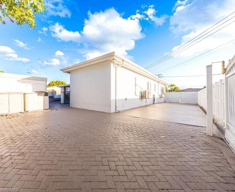 9365 SW 44th St , Miami, FL 33165 Photo