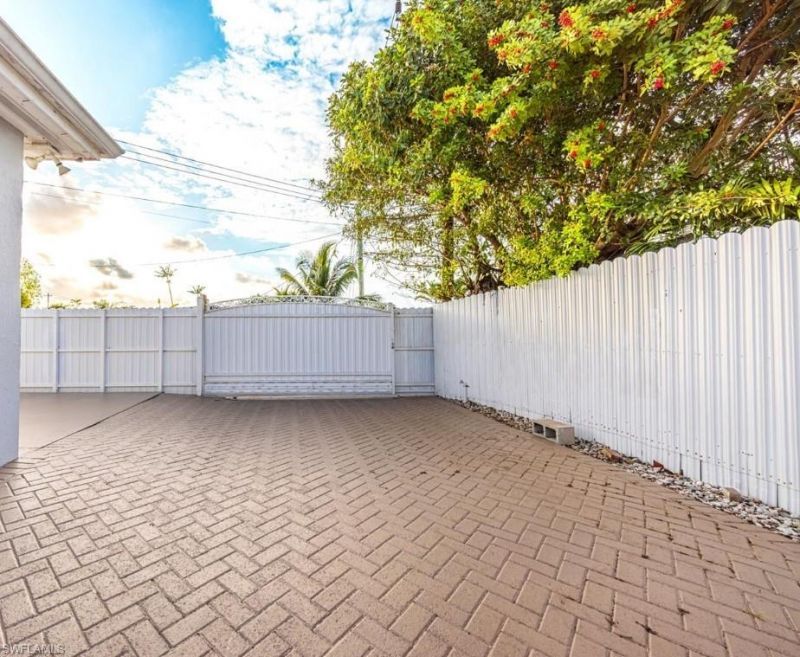 9365 SW 44th St , Miami, FL 33165 Photo