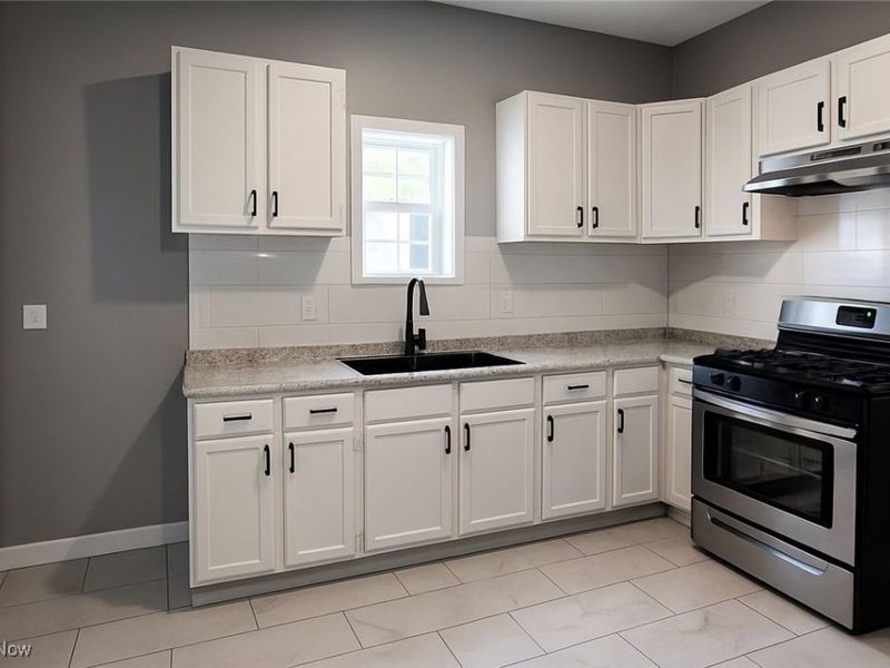 935 W 22nd Street, Lorain, OH 44052 Photo 6