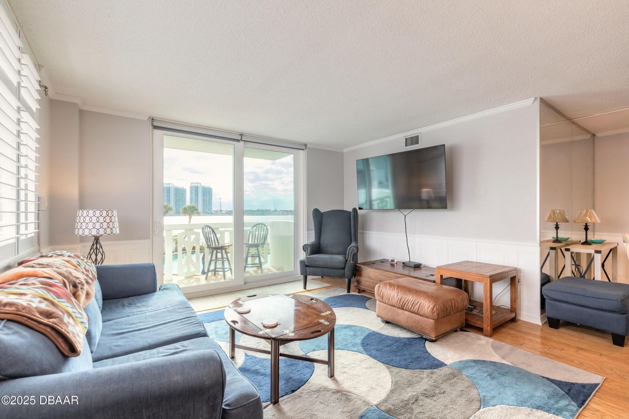 935 N Halifax Avenue, Unit 106, Daytona Beach, FL 32118 Photo