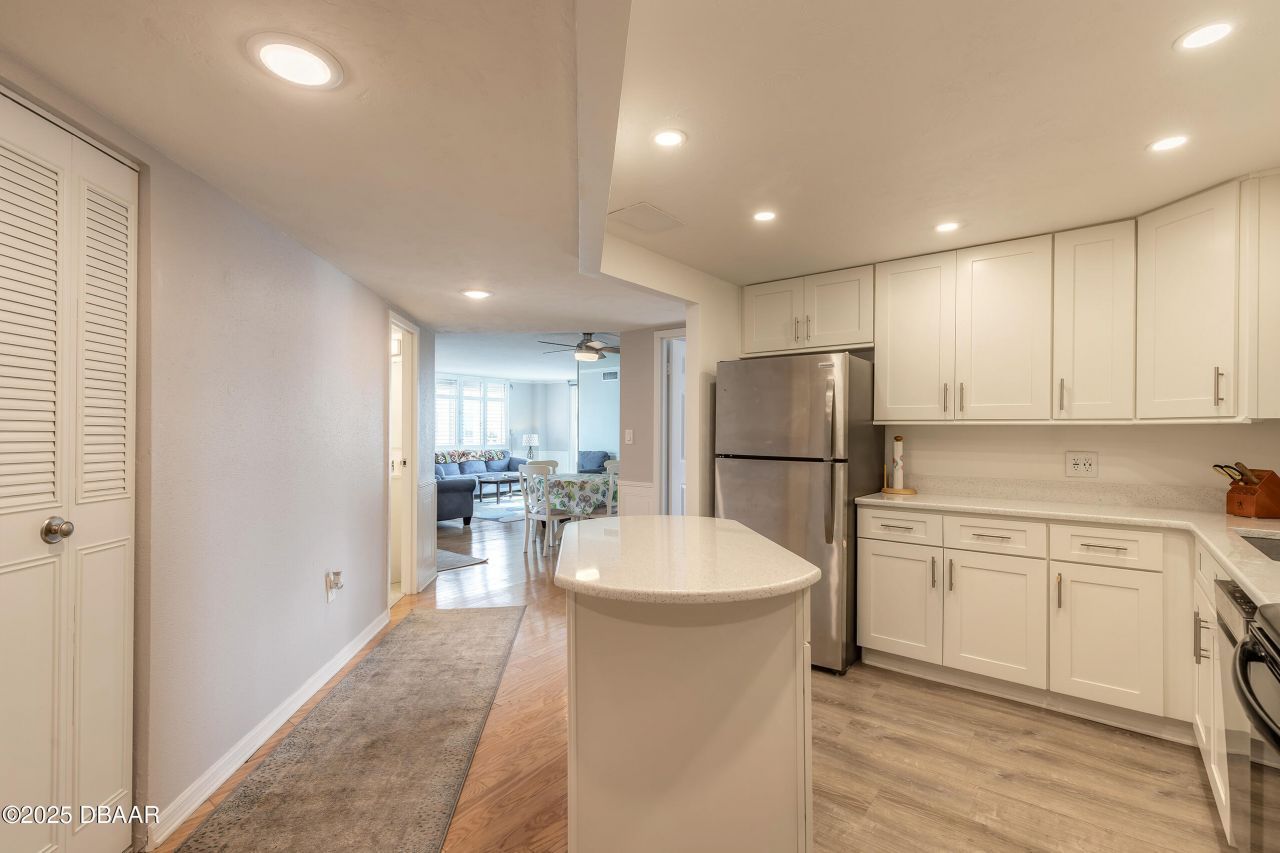 935 N Halifax Avenue, Unit 106, Daytona Beach, FL 32118 Photo