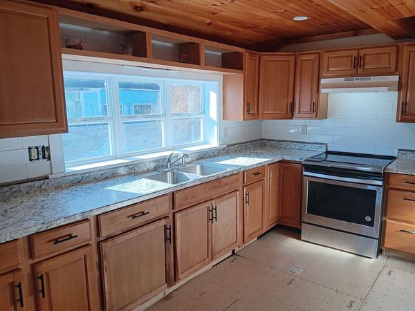 104 Beechwood Street, Thomaston, ME 04861