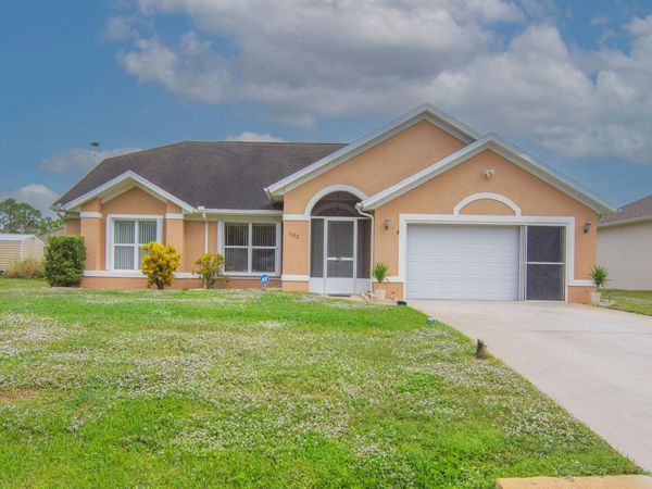 992 Seneca Avenue, Sebastian, FL 32958