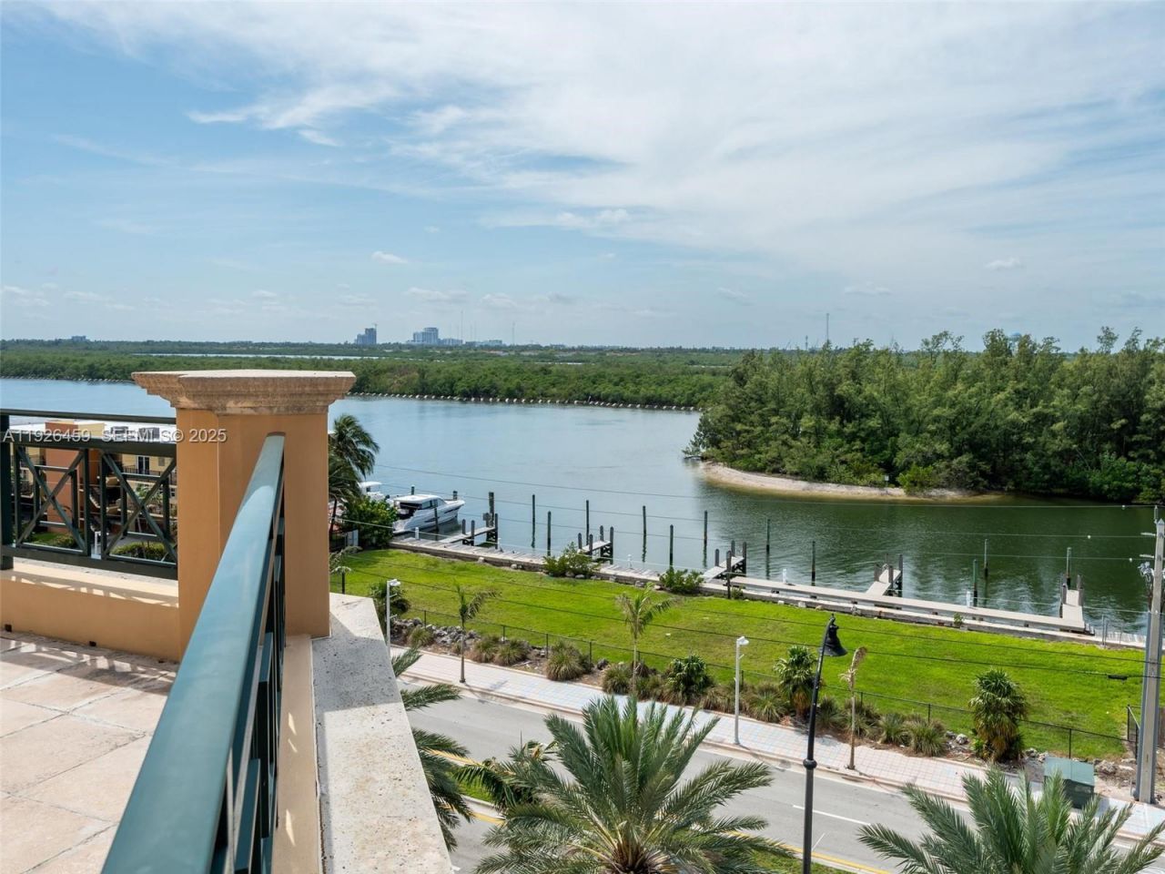 3415 N Ocean Drive, Unit 605, Hollywood, FL 33019 Photo