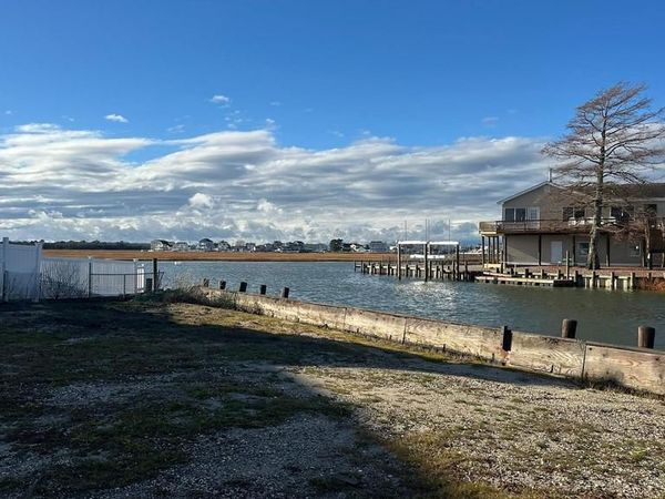 154 S LONGBOAT DRIVE, TUCKERTON, NJ 08087