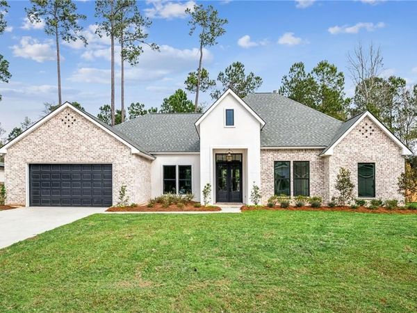 2016 KINGSWOOD Drive, Mandeville, LA 70448