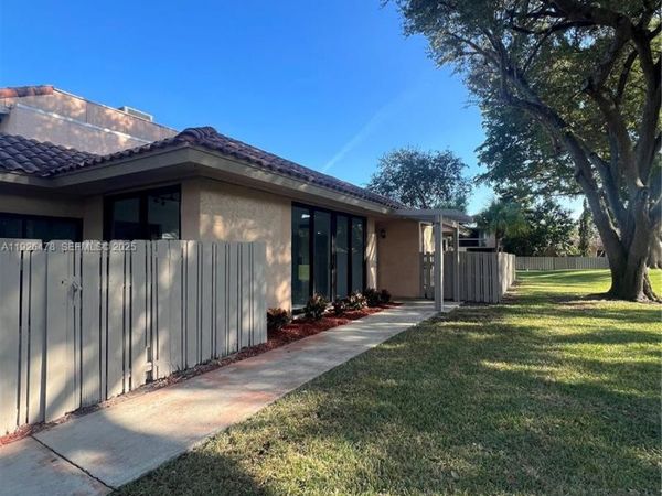 20610 NE 7th Ct, Miami, FL 33179