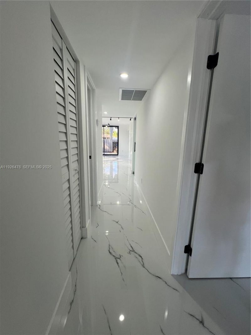 20610 NE 7th Ct, Miami, FL 33179 Photo