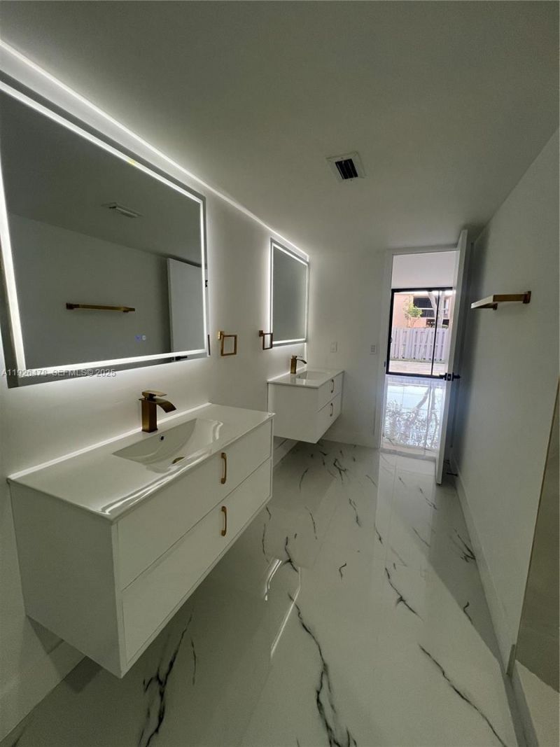 20610 NE 7th Ct, Miami, FL 33179 Photo