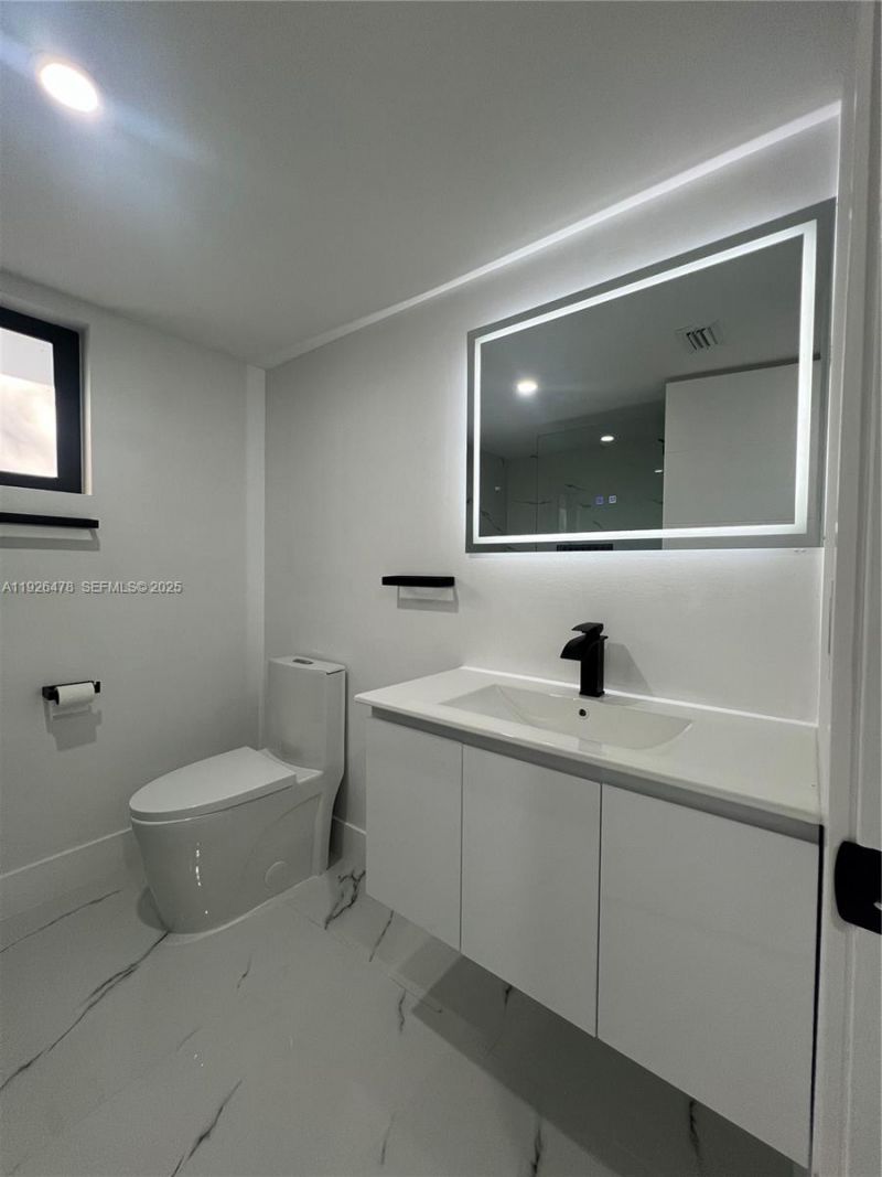 20610 NE 7th Ct, Miami, FL 33179 Photo