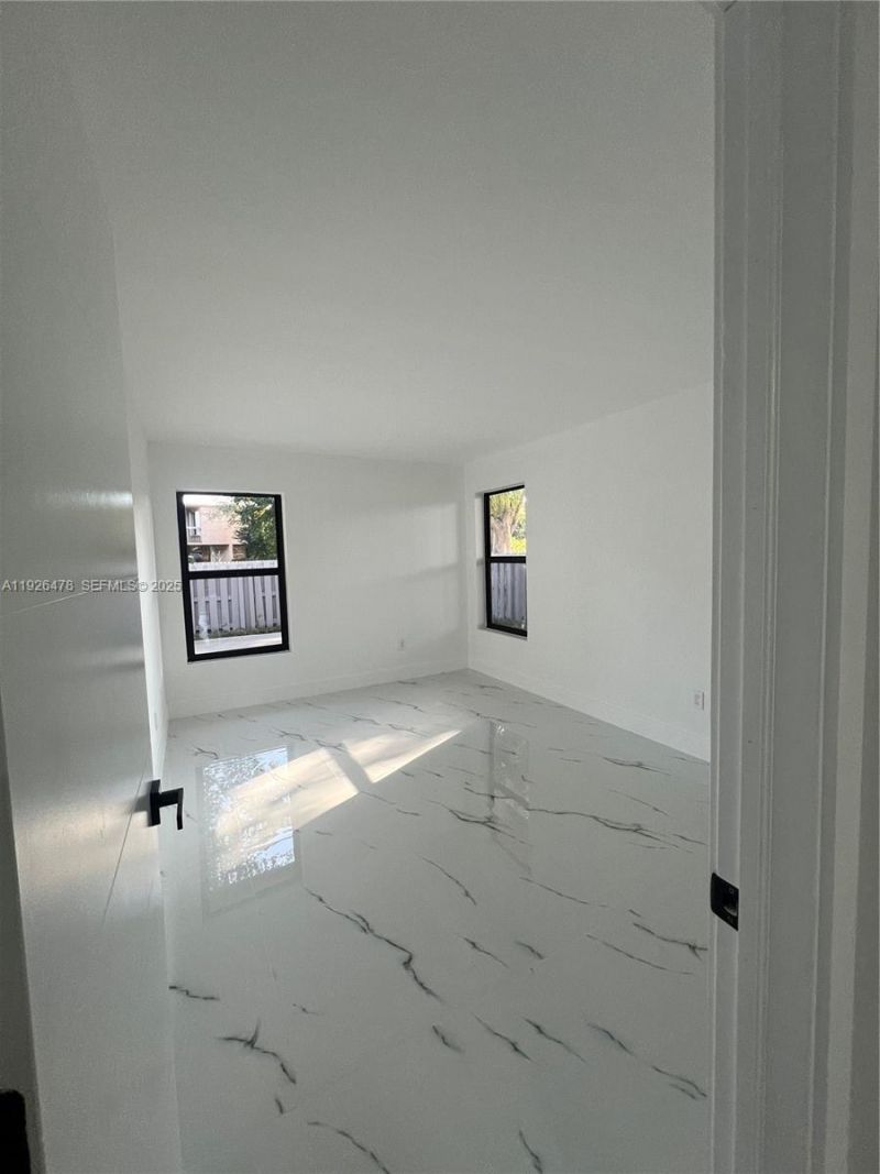 20610 NE 7th Ct, Miami, FL 33179 Photo