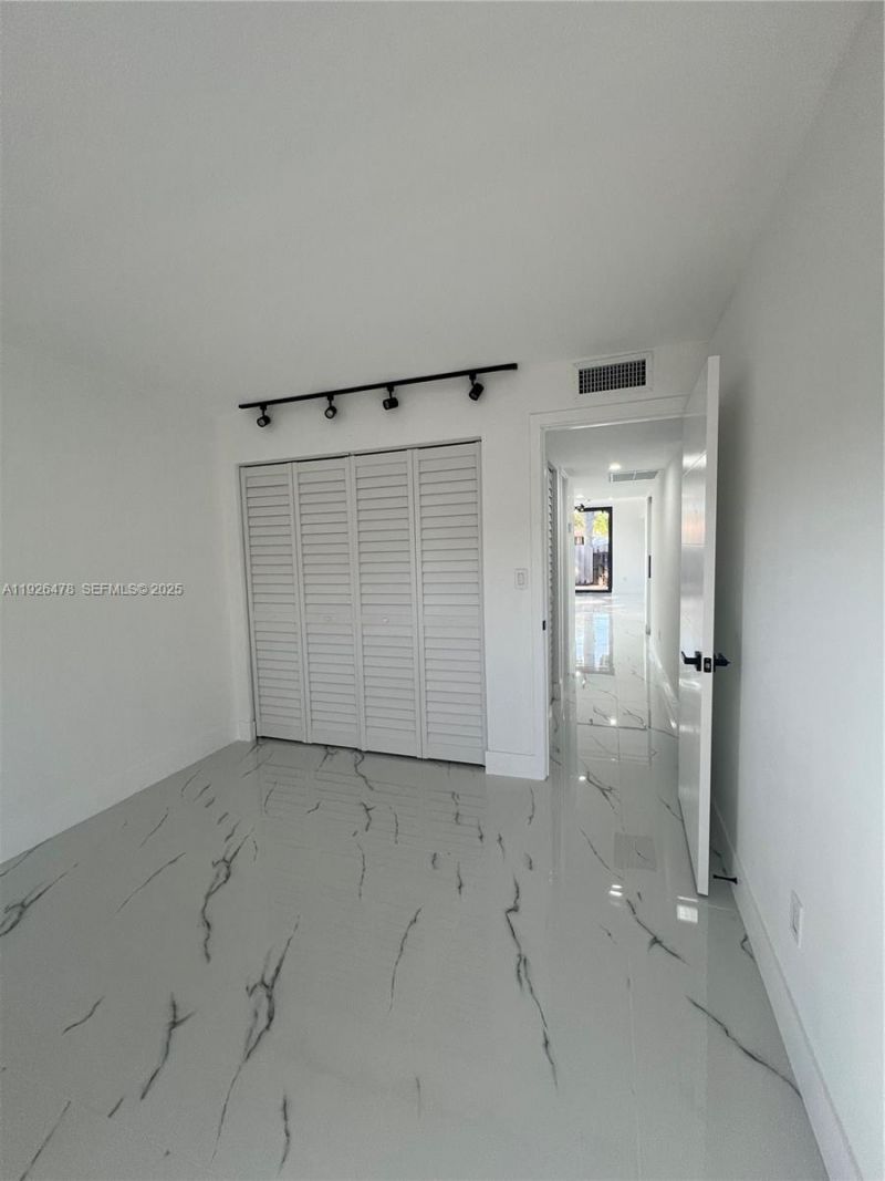 20610 NE 7th Ct, Miami, FL 33179 Photo