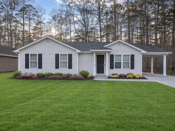 6385 Emerald Pointe Circle, College Park, GA 30349