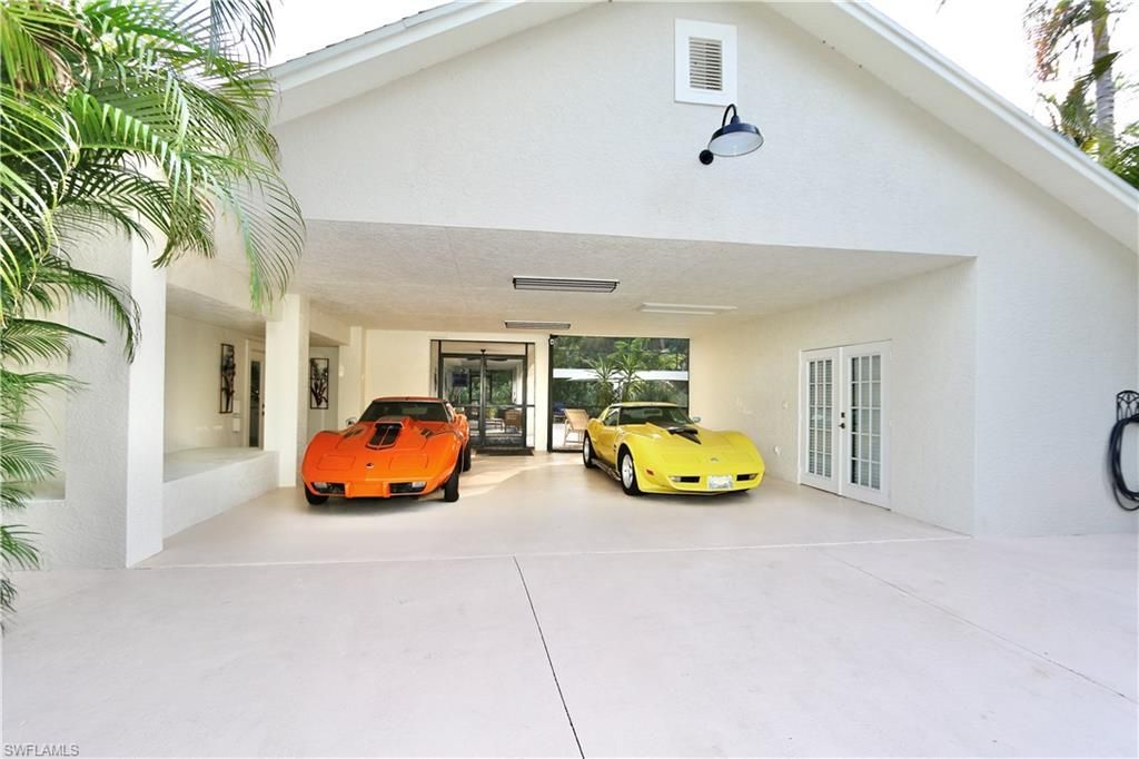 2061 Santa Barbara Blvd, Naples, FL 34116 Photo