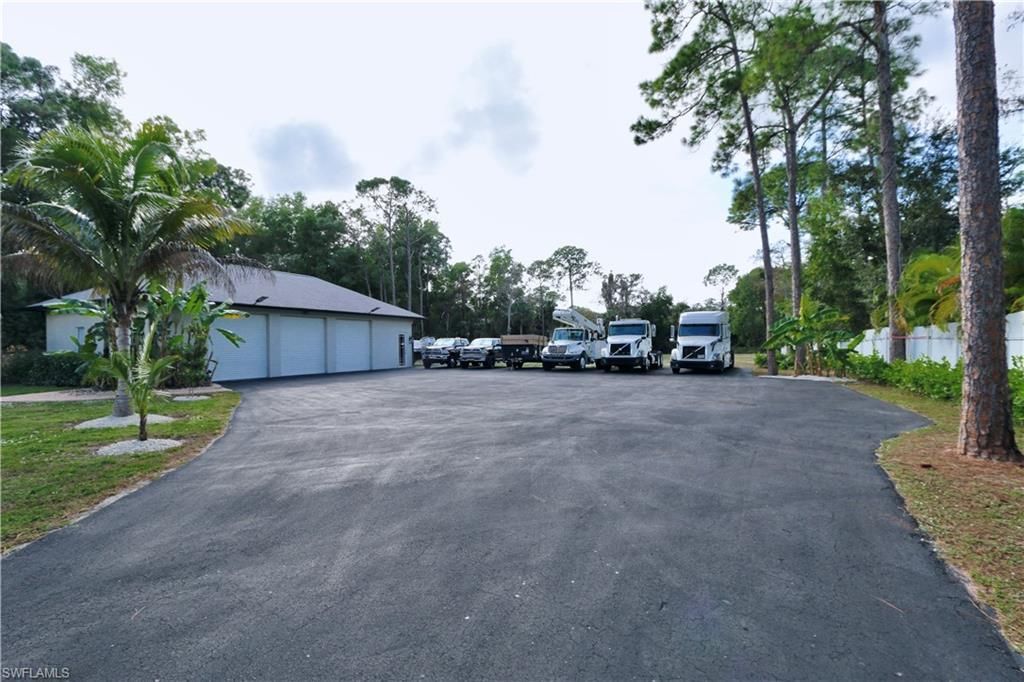 2061 Santa Barbara Blvd, Naples, FL 34116 Photo